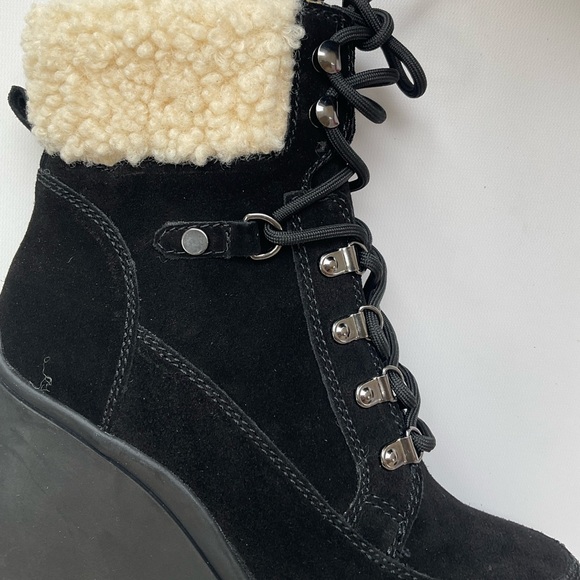 Guess Women’s Taanya Leather Wedge Booties Black Suede Size 9 - Picture 3 of 10